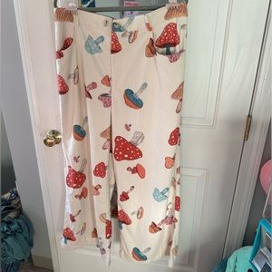 Light weight corduroy mushroom pants